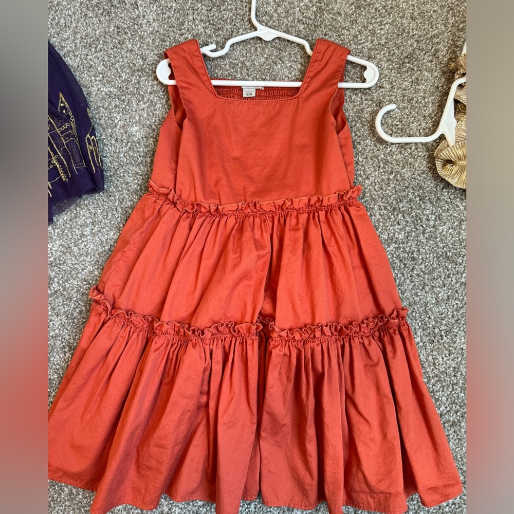 Habitual dress. Girl size 5-6 T